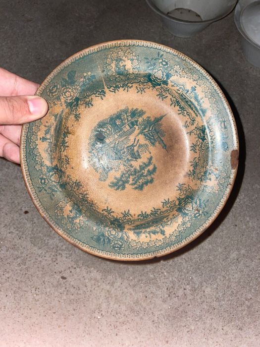 Pratos antigos raridades pode se vender juntos ou separados