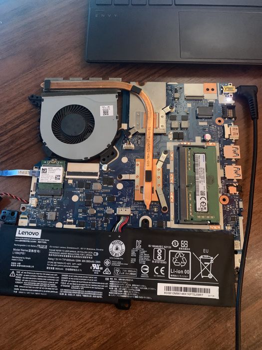 Lenovo 330-15 I5-7200u +940mx 2gb робоча 100%