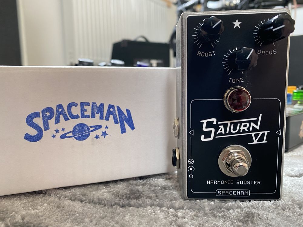 Spaceman effects saturn VI harmonic booster