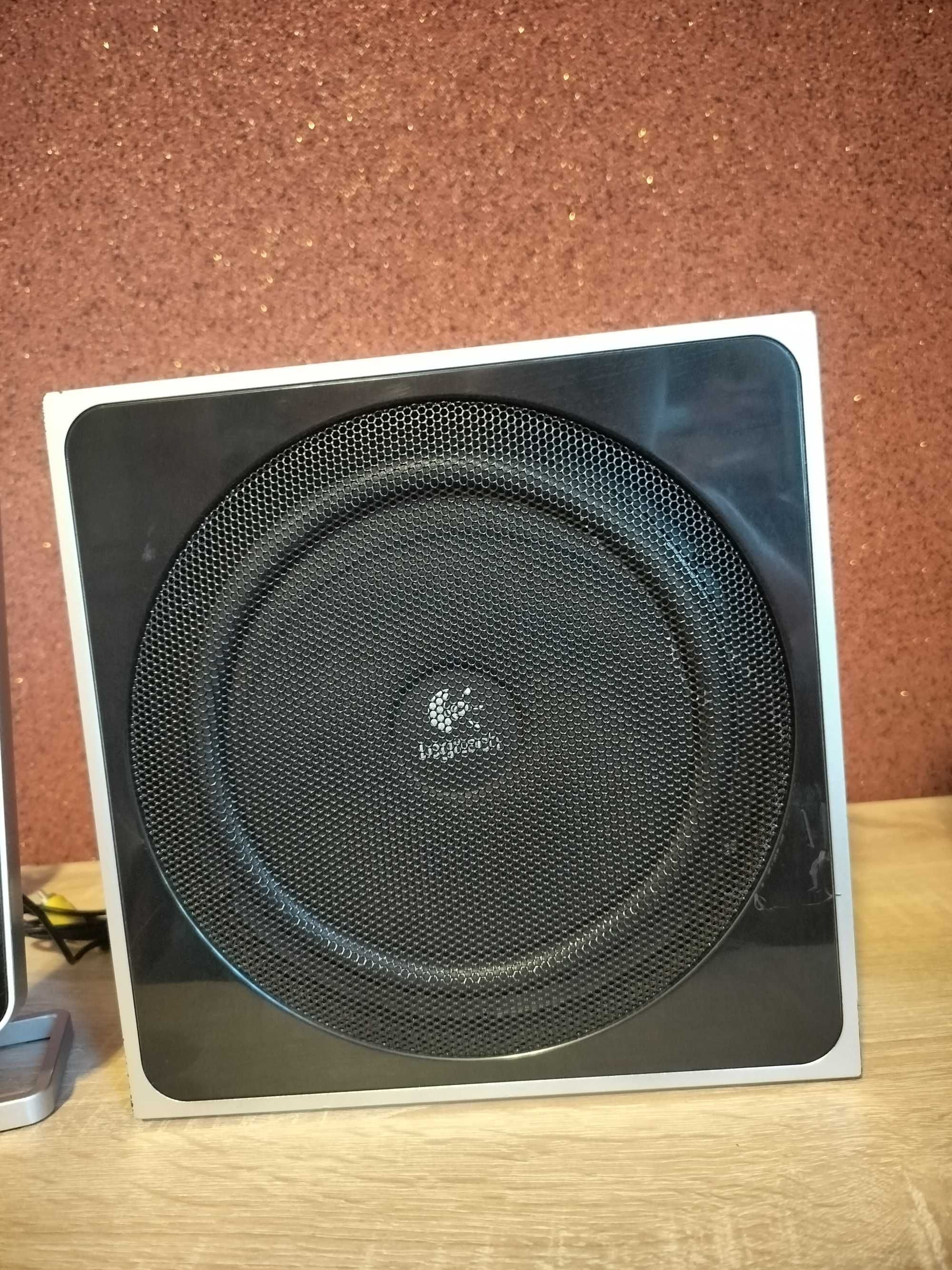 Głośniki komputerowe 2.1 Logitech Z4. W 100% sprawne.Gratis bluetooth.