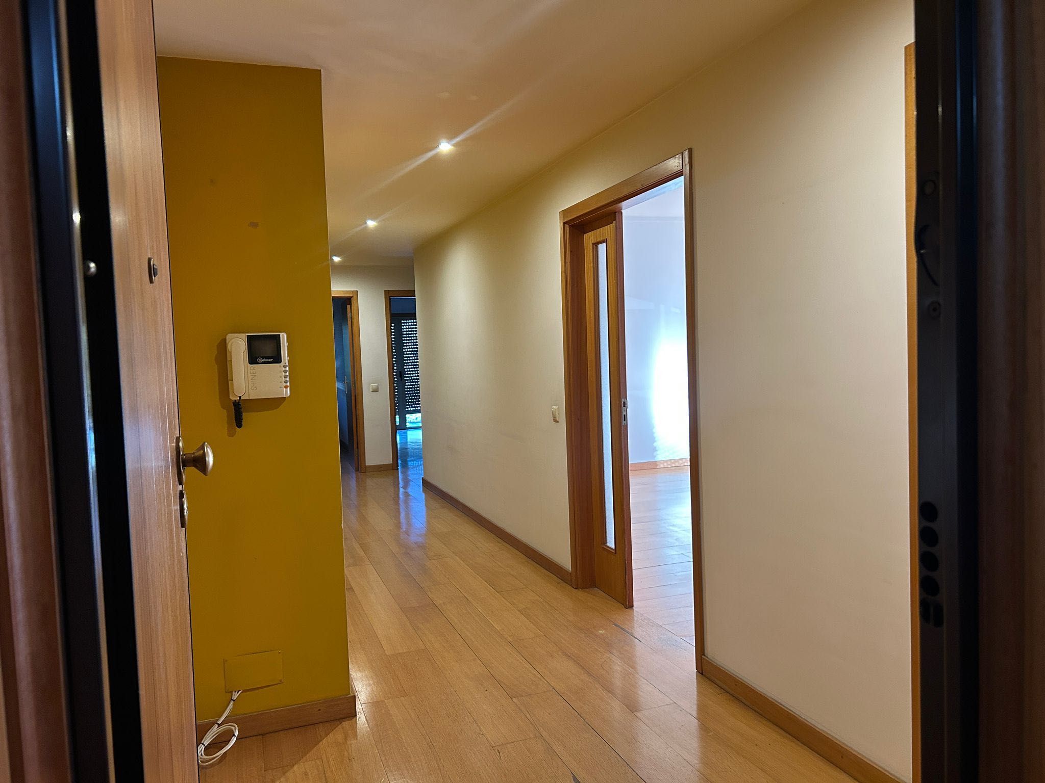 Apartamento T3 c/ garagem centro da cidade de Paredes