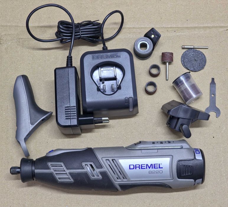 Dremel 8220 szlifierka akumulatorowa z akcesoriami
