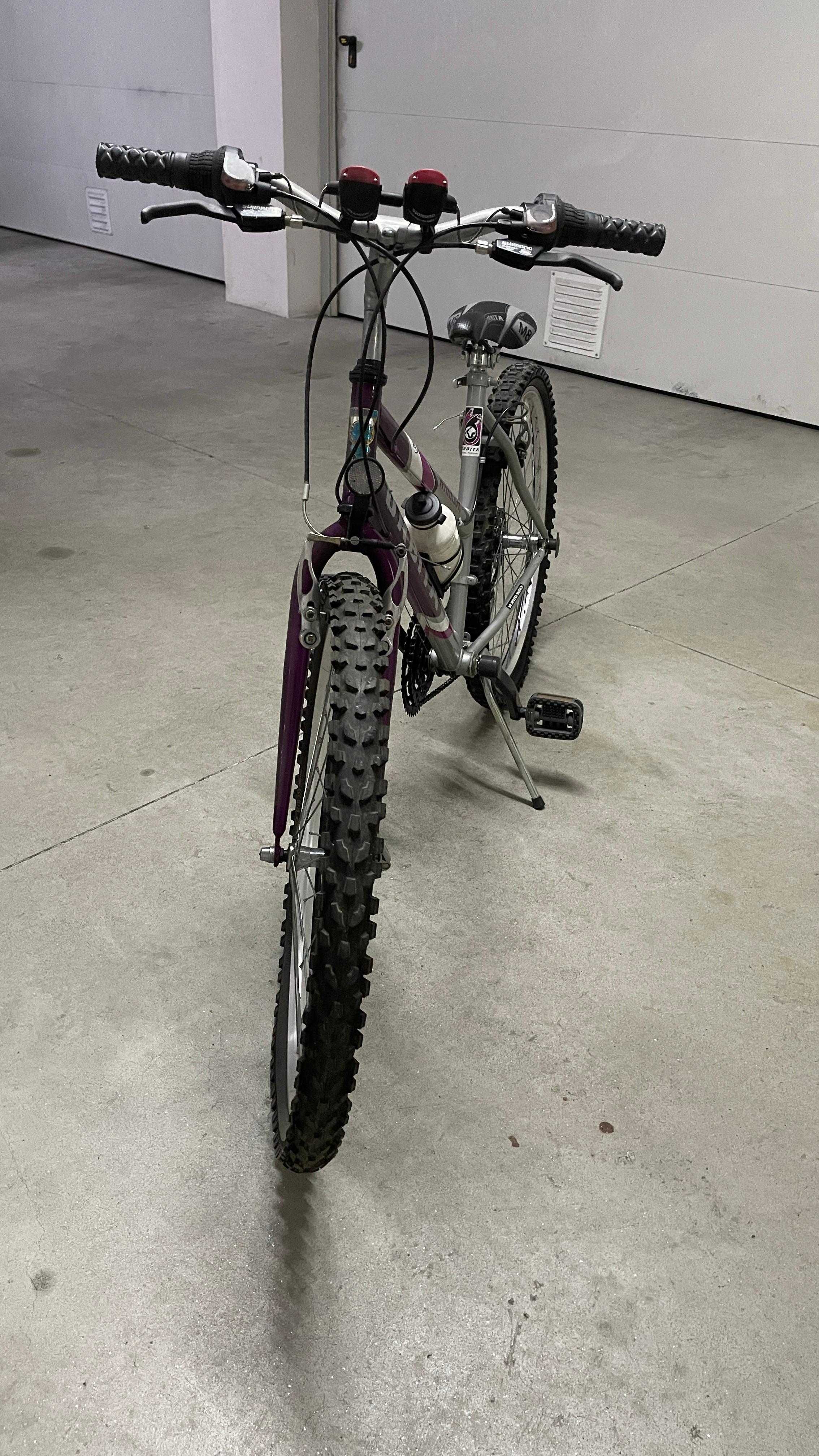 Bicicletas em boas condições
( para desocupar )