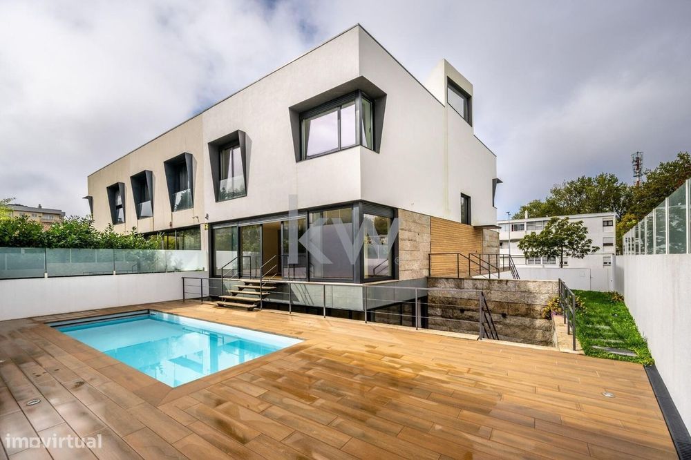 Espetacular Moradia T4 contemporânea, com piscina  em Ramalde  Porto