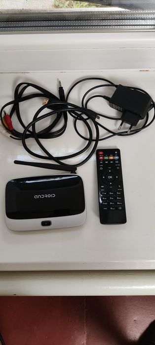 Смарт тв приставка 2/8 gb FULL HD WIFI,Bluetooth.