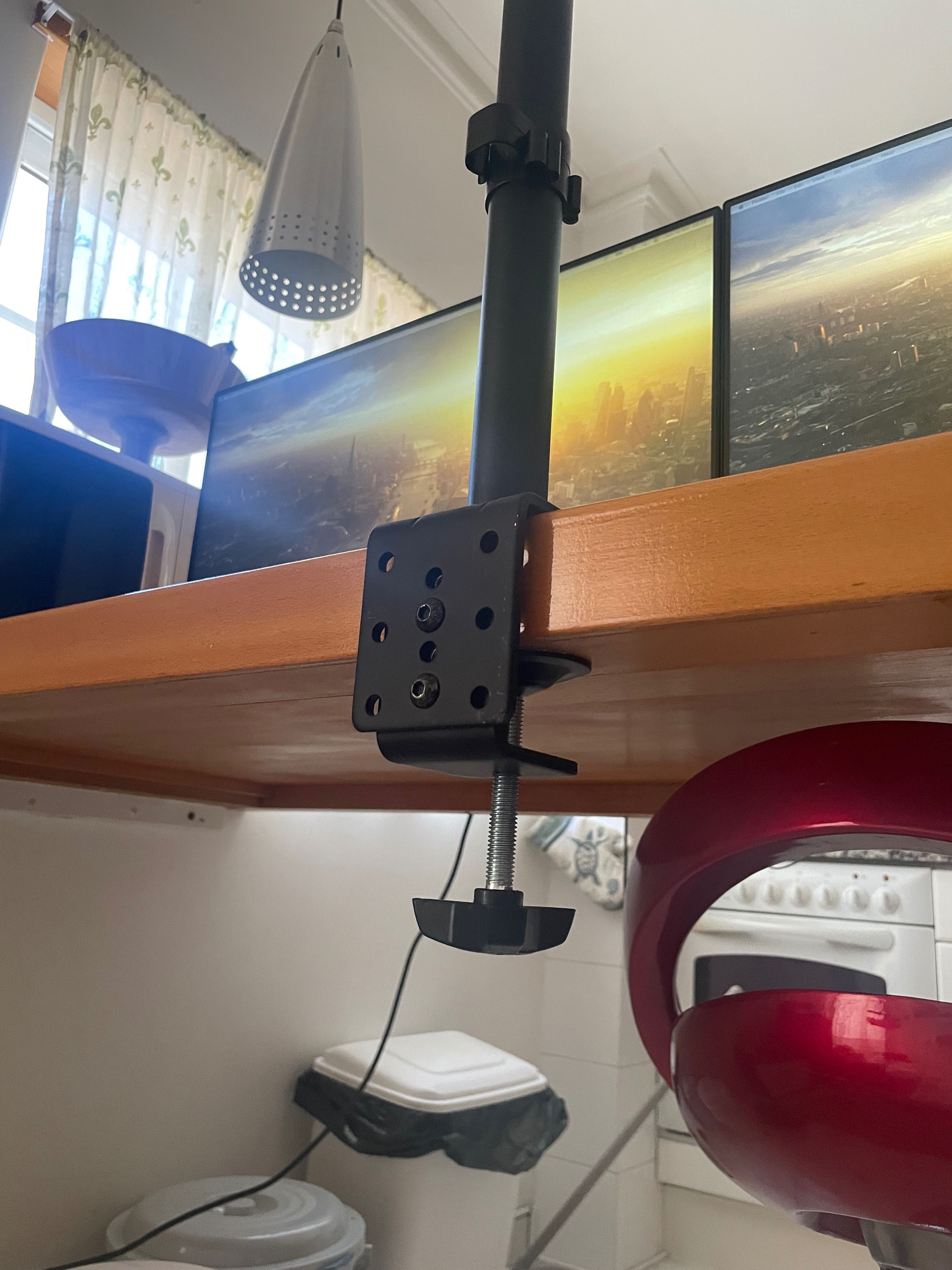 Suporte vertical duplo Suptek p/ monitores 13'' a 27''