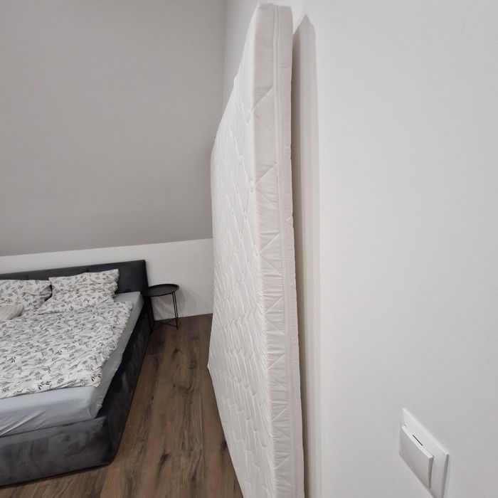 Dwustronny materac piankowy 180x200 cm