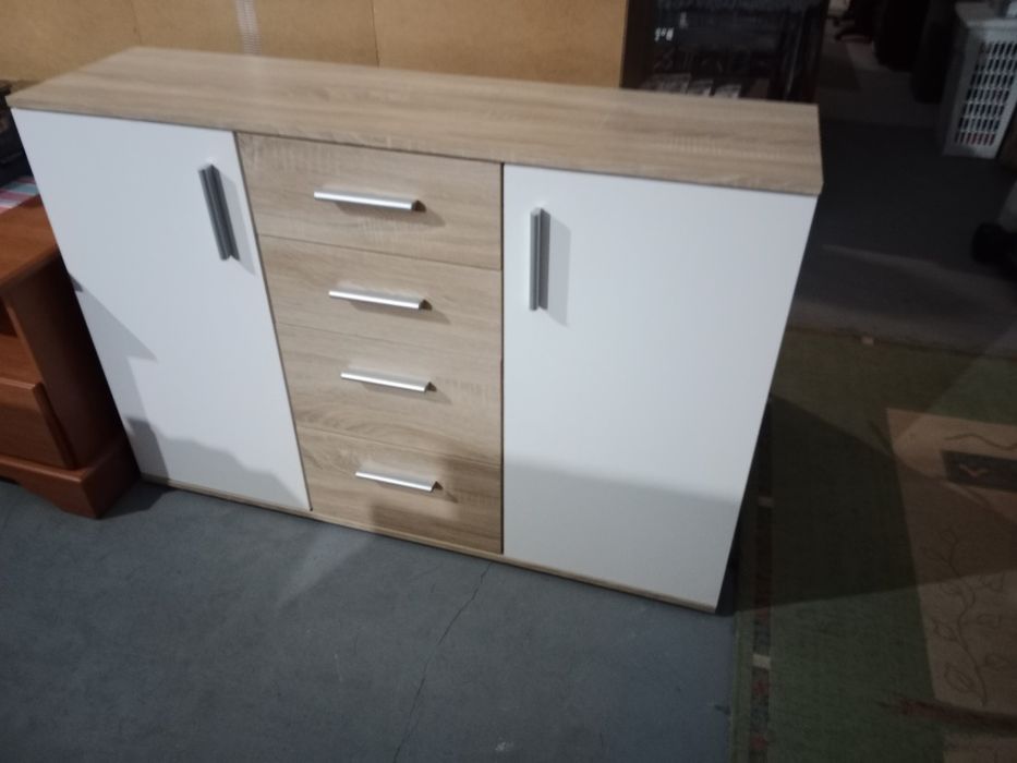 Komoda w kolorze dąb stan idealny !!!