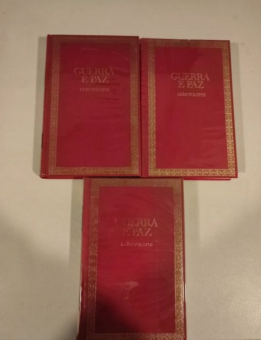 Livro "Guerra e Paz" (Leon Tolstoi)