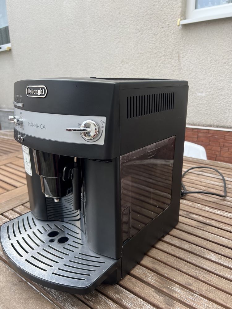 Кофемашина DeLonghi Magnifica