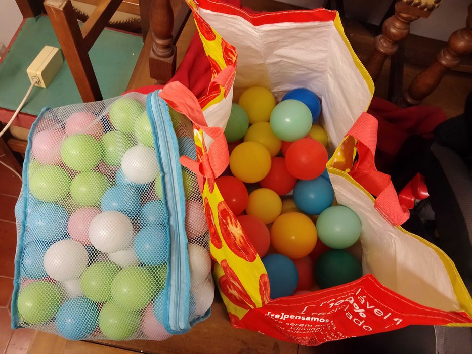 Bolas plásticas criança piscina