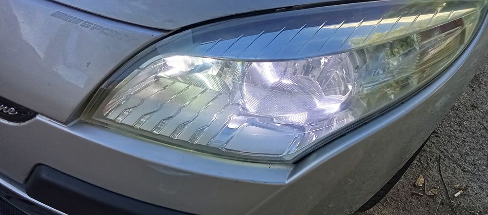 Faróis Renault Megane 3