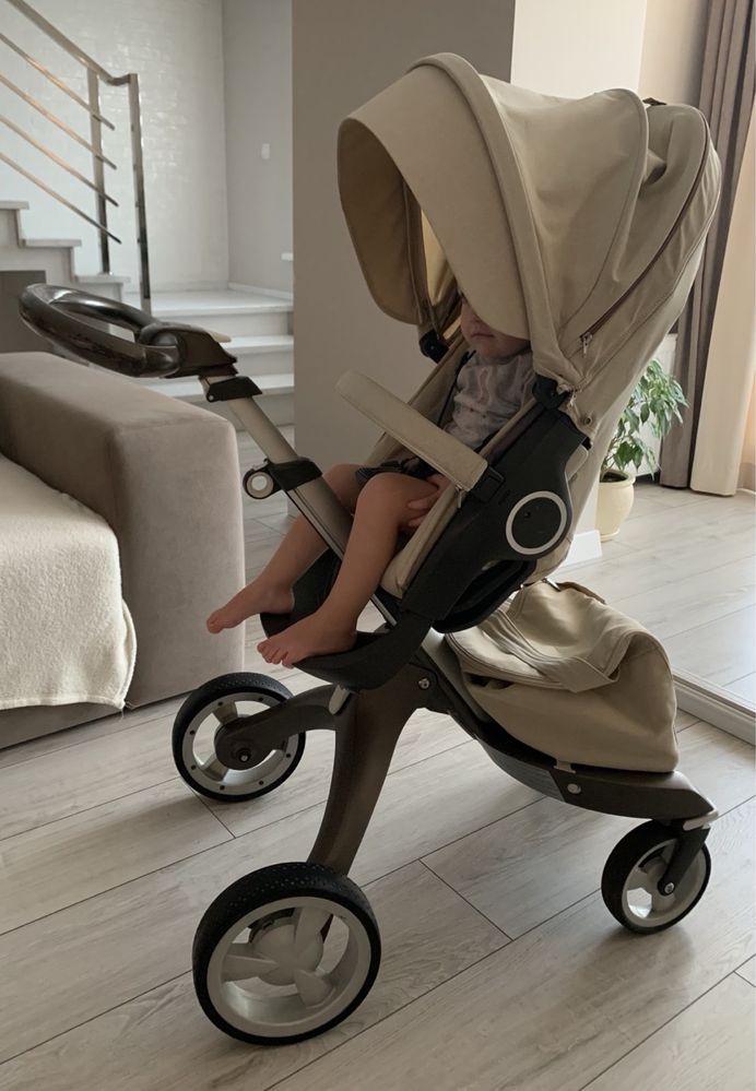 Продам коляску stokke