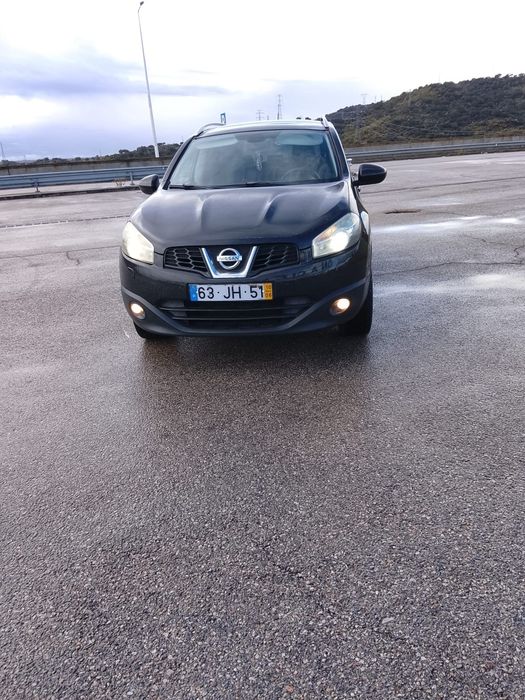Vendo aceito retomas nissan qashqai +2 7lugares ano 2010