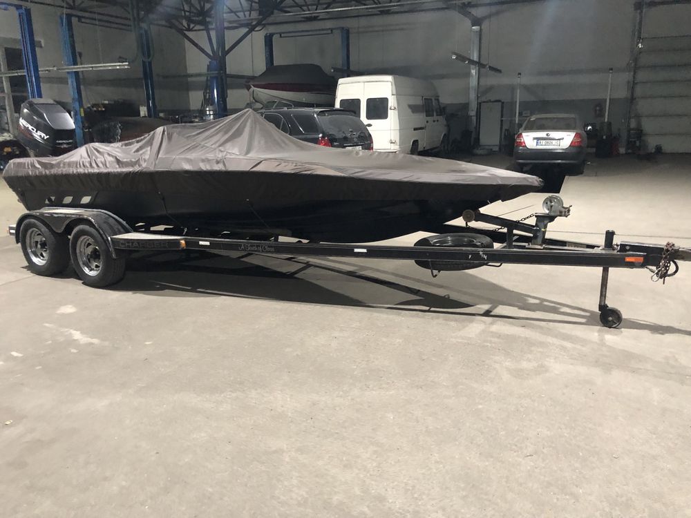 Моторний човен Charger 495 TF Bass boat