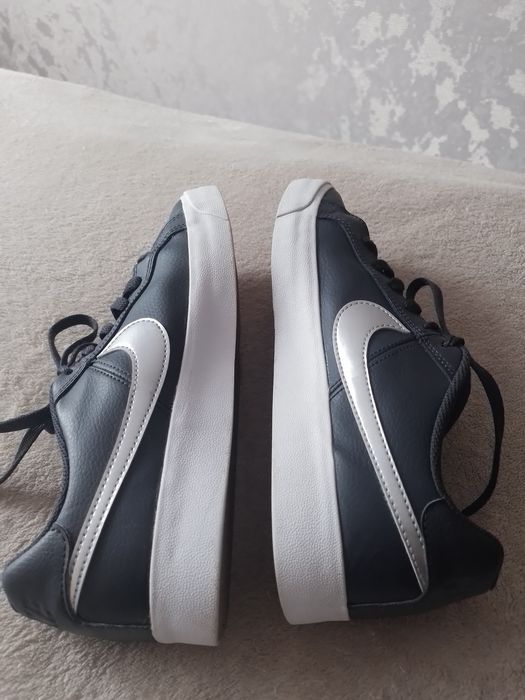 Кросівки 40розмір.