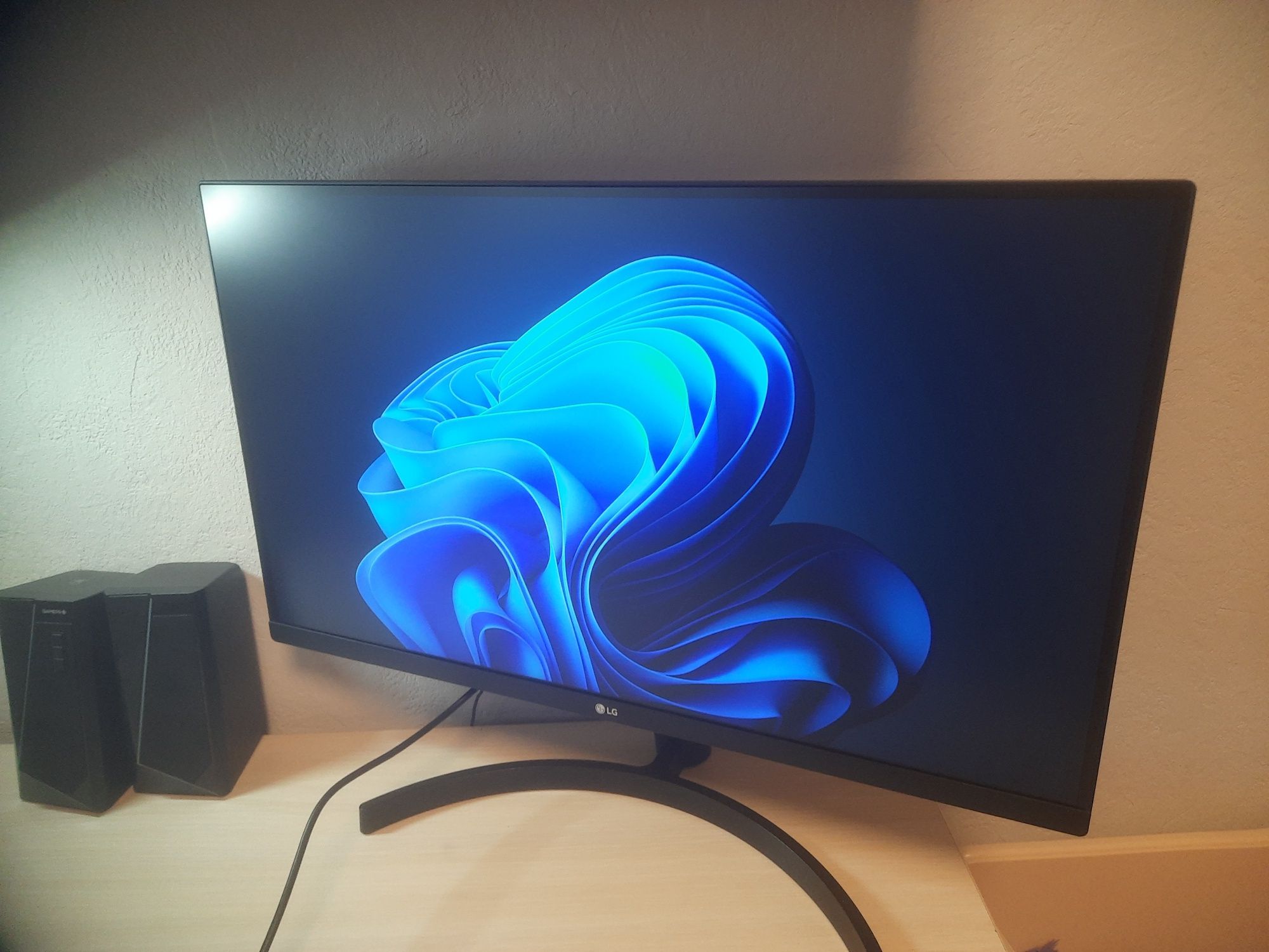 Монтітор  LG 27дюймів