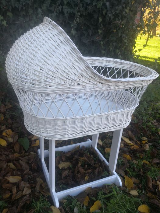 Kosz Mojżesza biały wiklinowy