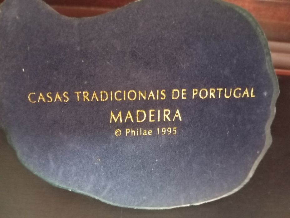 Coleção de casas de Portugal e de chavenas de 12 meses