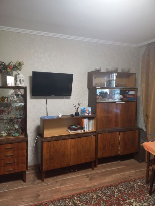 Здам гарну 3 кімнатну квартиру , р-н Інст.Зв'язку  8500+ комунальні  !
