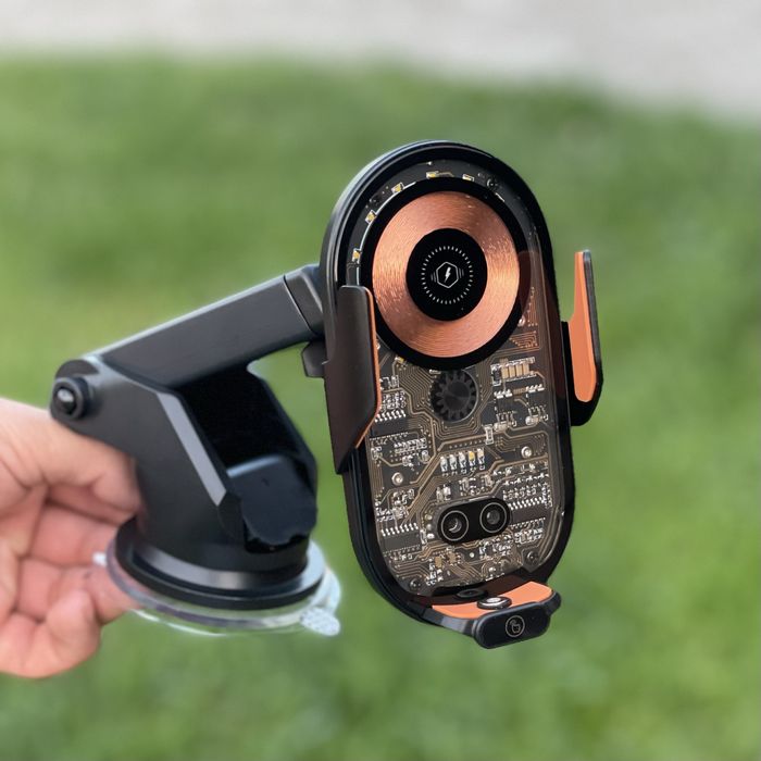 Тримач для телефону в дефлектор авто / держатель телефона с зарядкой