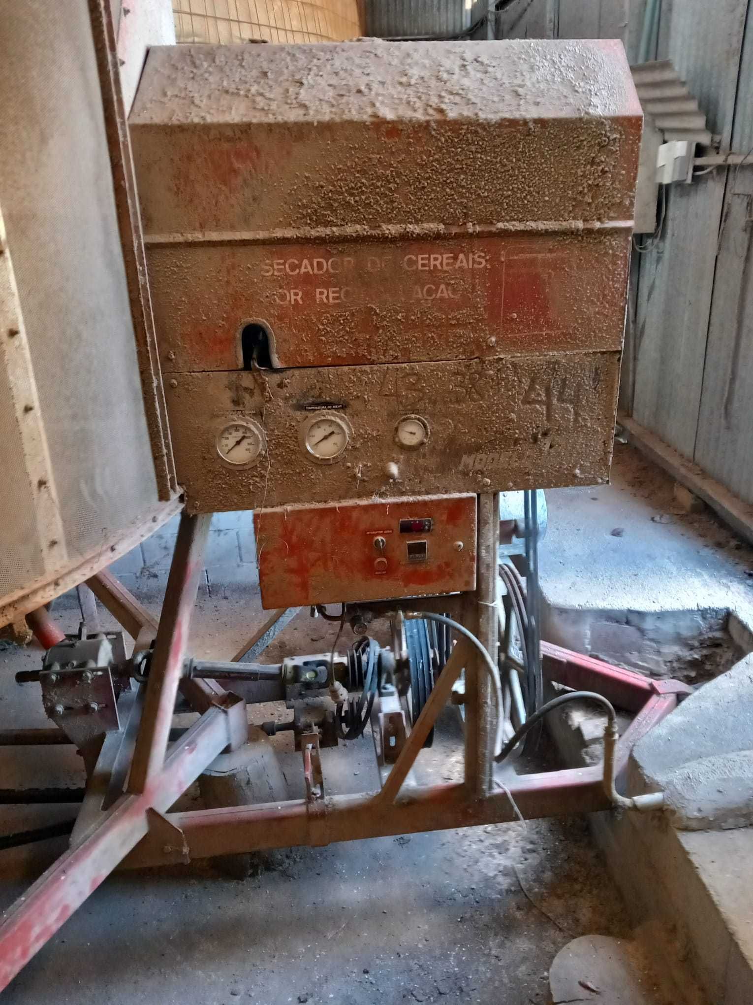 Secador de milho Tomix 120s