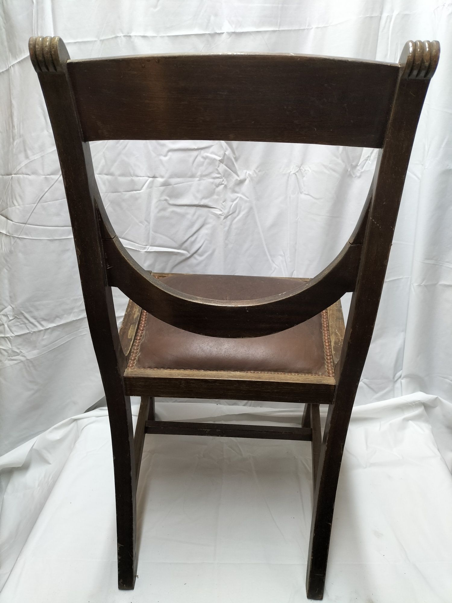 Cadeiras em madeira de mogno