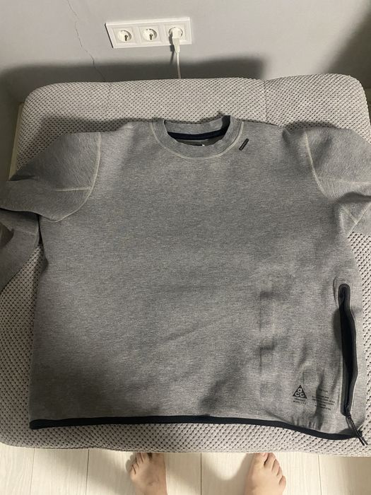 Продам кофту nike acg