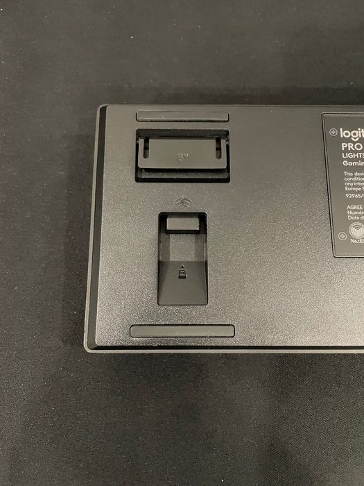 Teclado mecânico Logitech G Pro X60 lightspeed