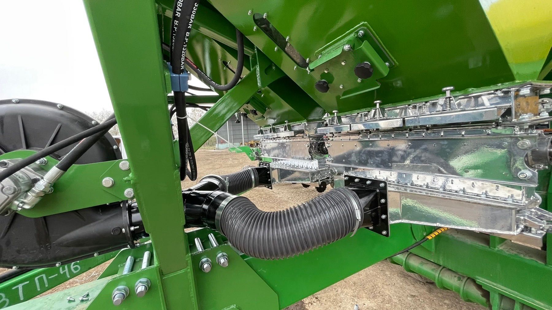 Пневматична/вакуумна система внесення добрив John Deere DB-44/55/80