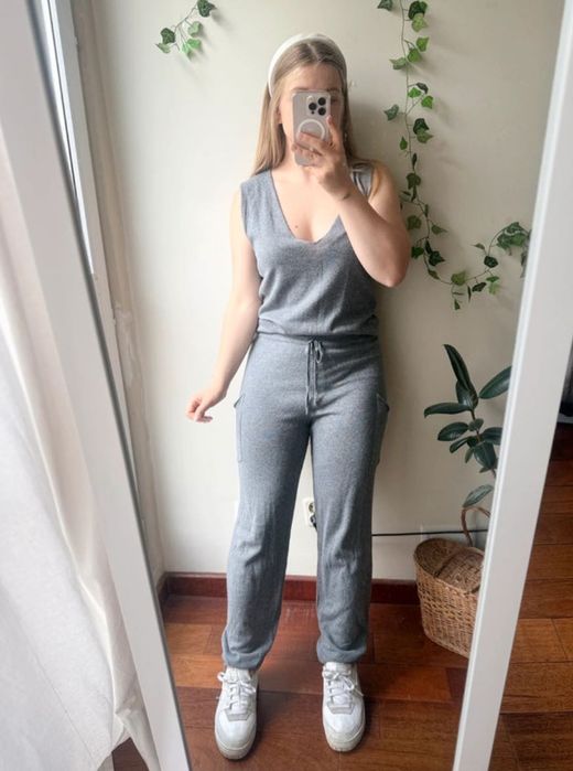 Szary dzianinowy wełniany kombinezon na ramiączkach ciepły by o la la