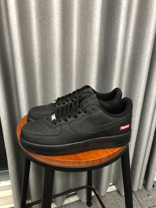 Buty meskie Mokasyny Nike_Air_Force_1_Low_Supreme_black_ R.45