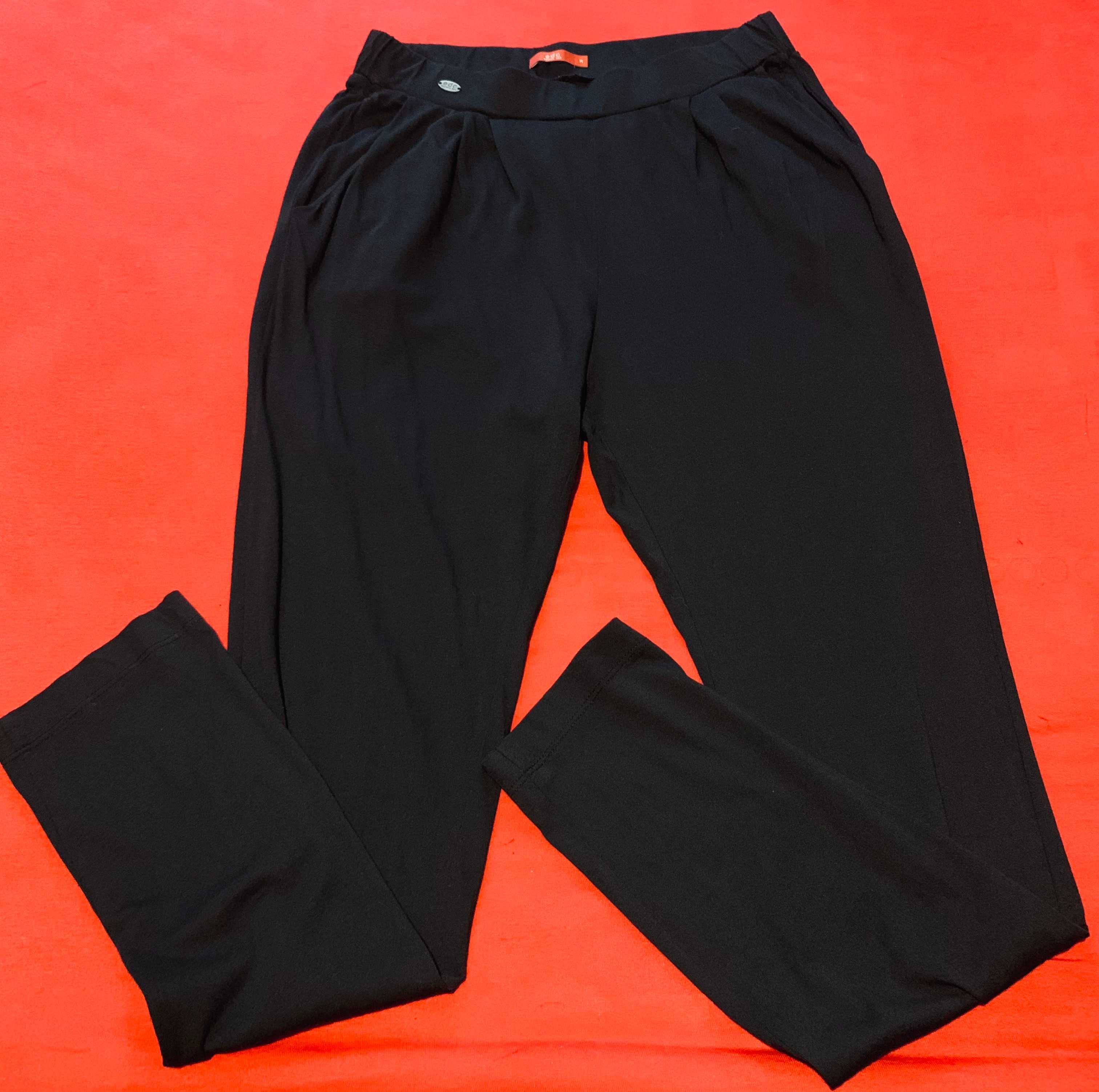Стильные актуальные штаны с резинкой на поясе и защипами от EDC р.M