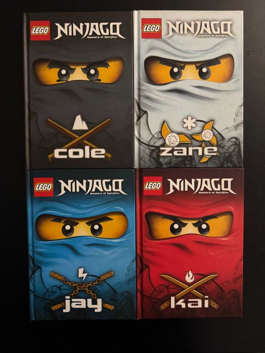 Livros NINJAGO - Capa Dura
