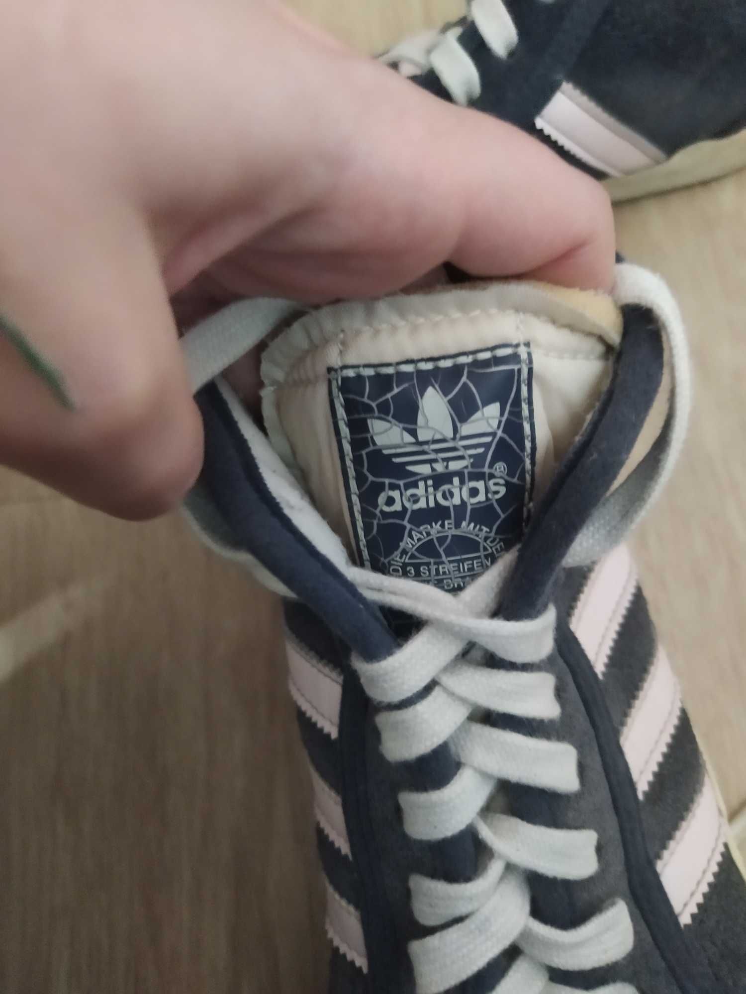 Adidas modelo vintage