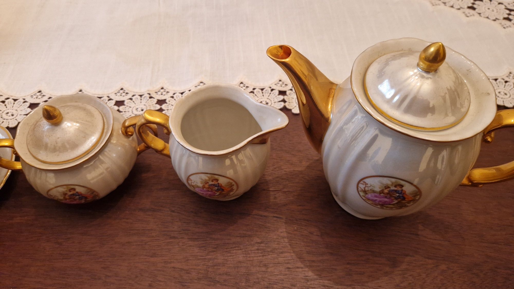 Serviço de café com 6 chávenas da marca portuguesa Viana com 50 anos
