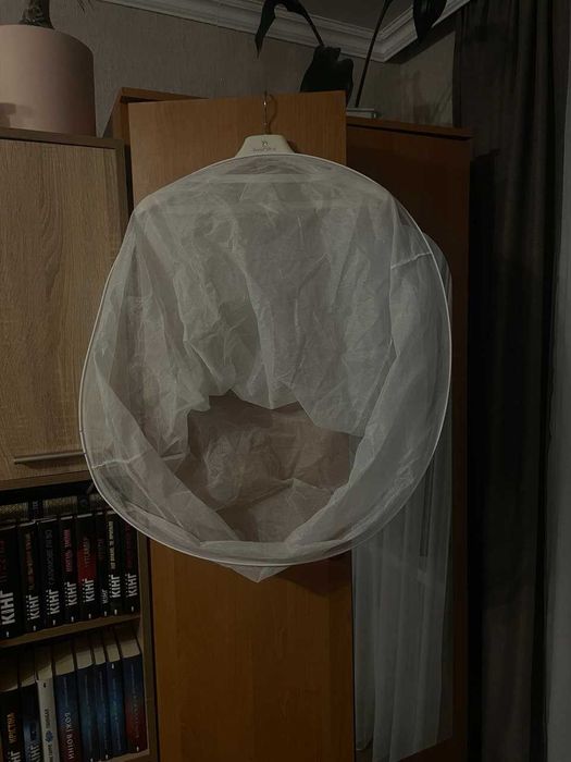 Весільне плаття, шубка та кольца