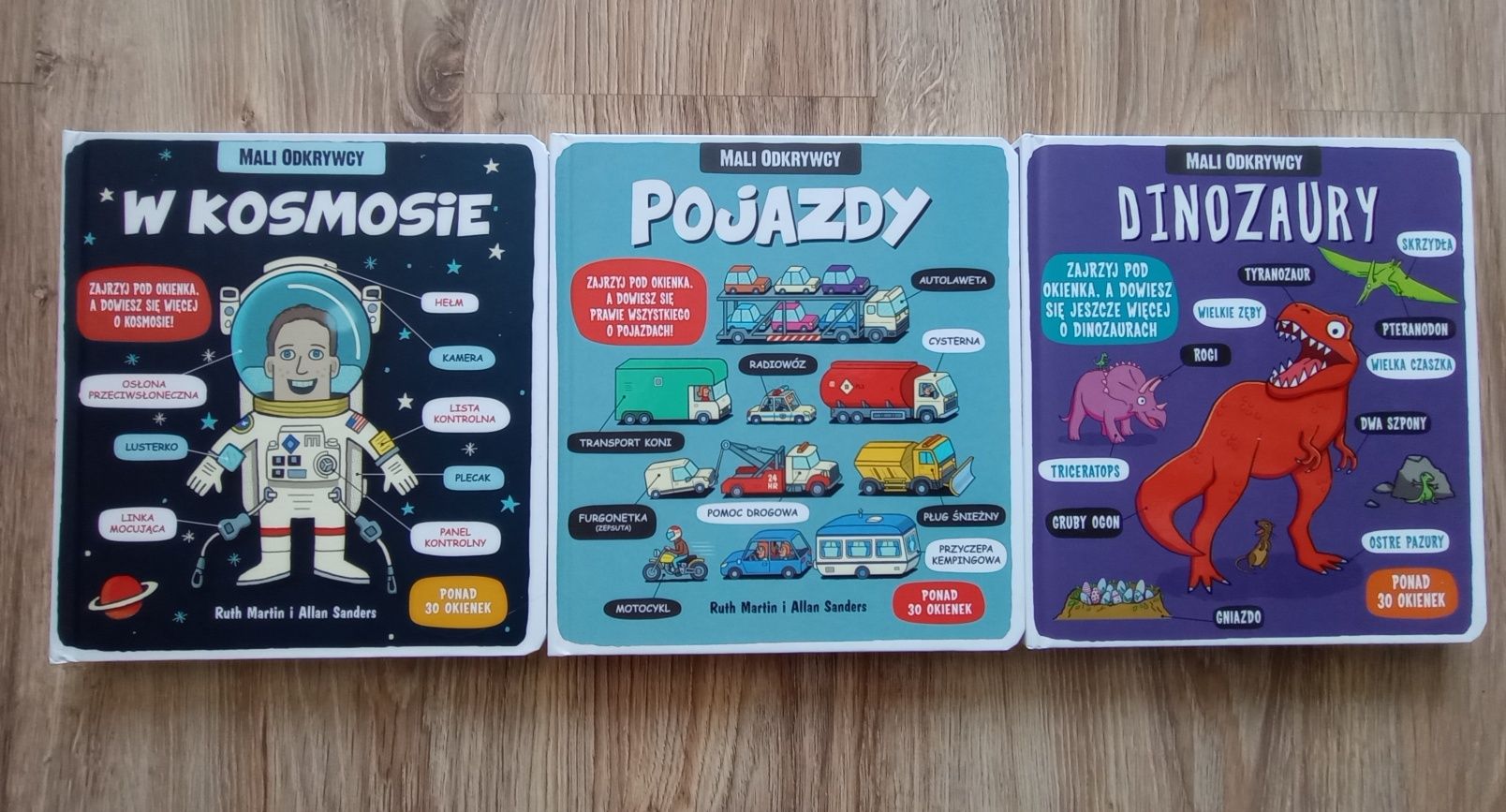 Książka z okienkami Mali odkrywcy W kosmosie Pojazdy Dinozaury