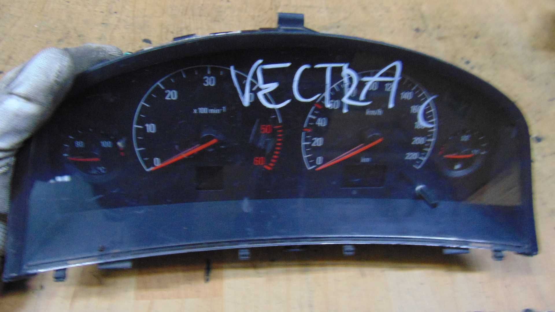 Sty4 Licznik zegary prędkościomierz opel vectra c wysyłka