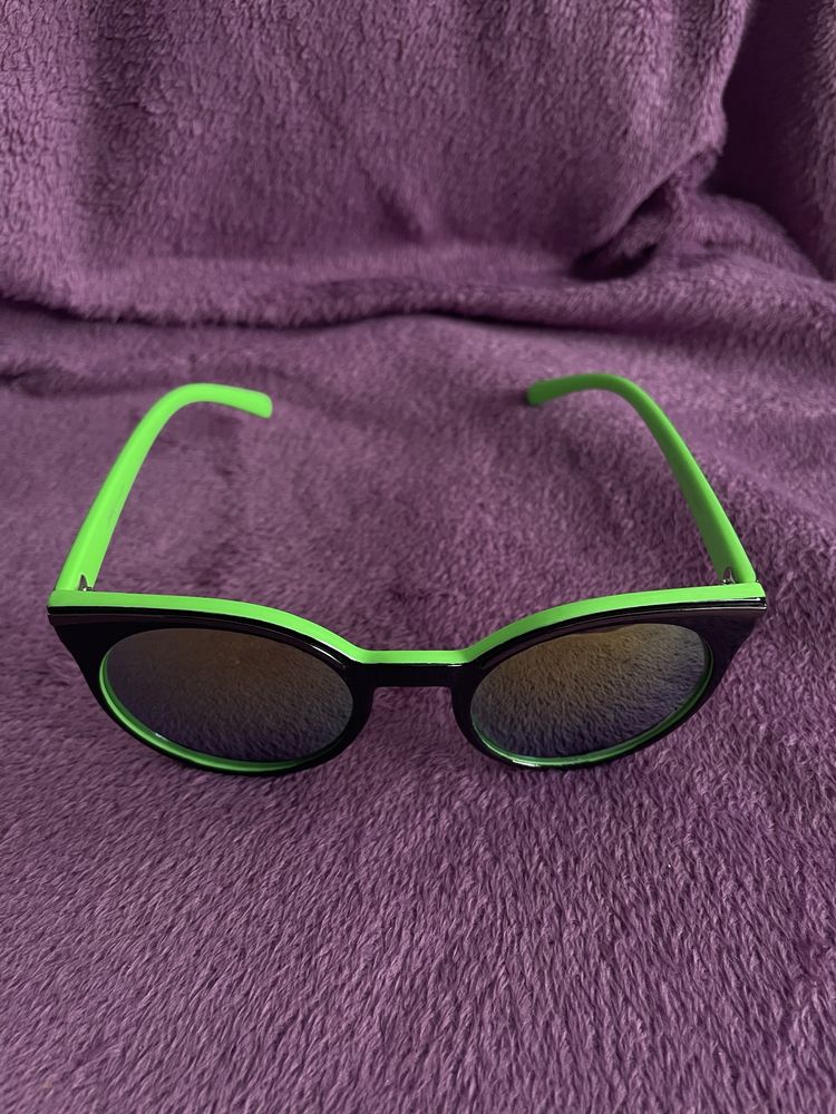 Zielone Okulary przeciwsłoneczne odbijające światło chromowane nowe