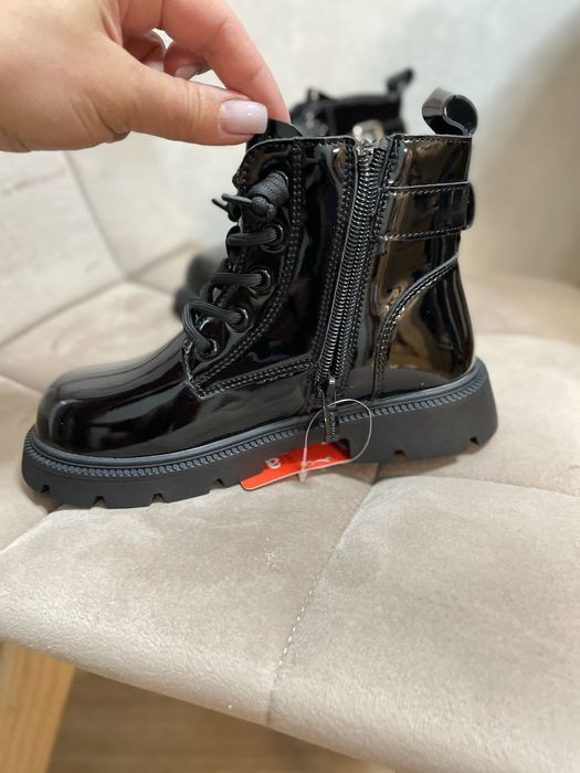 Стильні осінні черевики на дівчинку