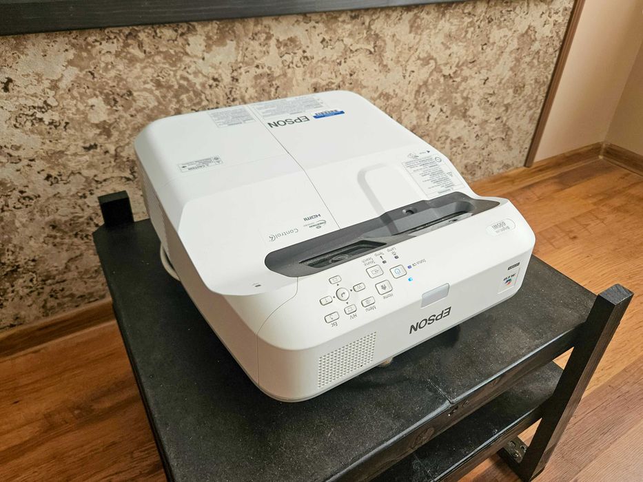 Ультракороткофокусний проектор Epson Brightlink 695Wi