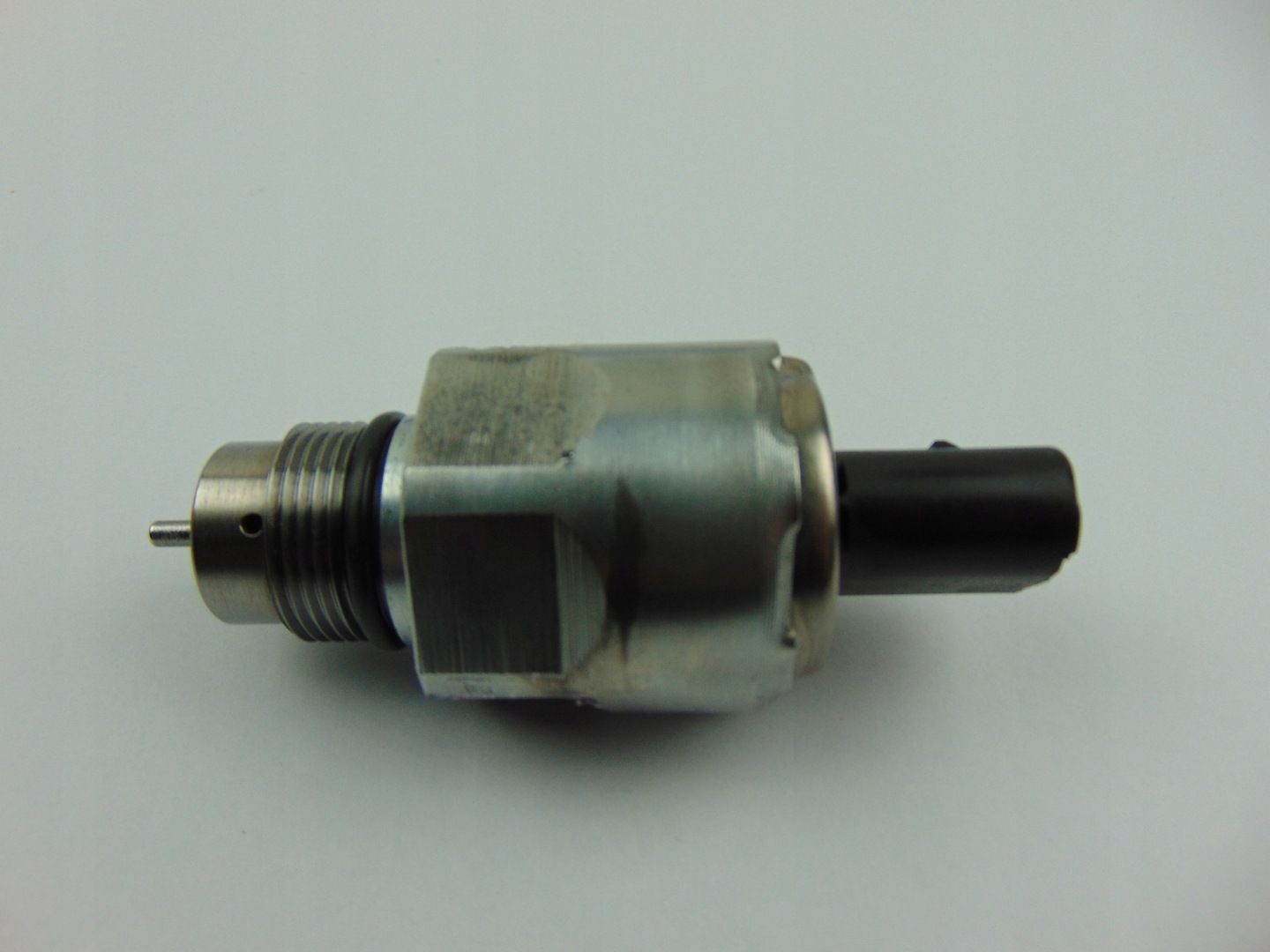 Zawór czujnik regulator ciśnienia paliwa 1,6TDI 03L130764A 5WS40730AT