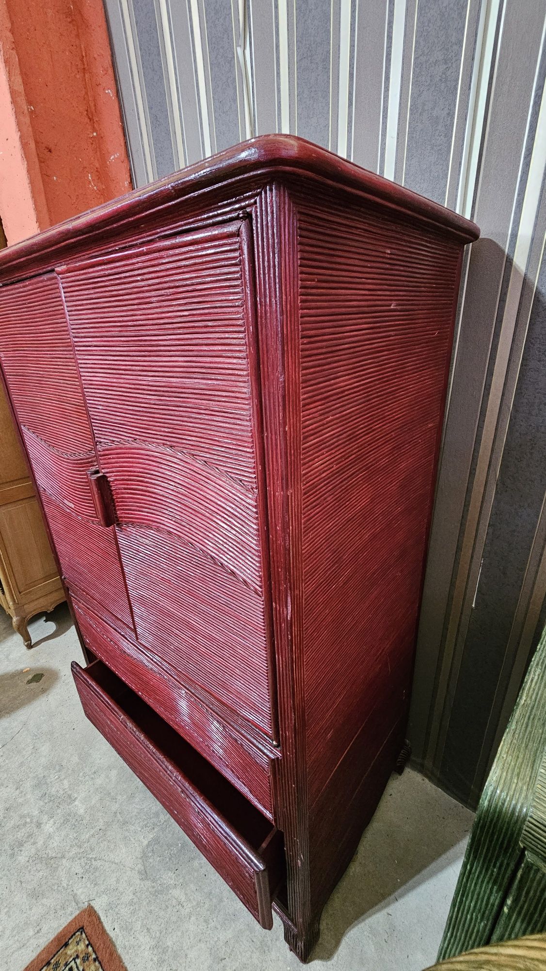 Rattanowa komoda barek szafka bordo #505 Antyki Stylowy Węgrów