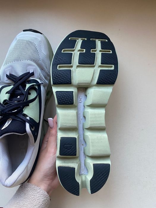 Чоловічі кросівки On Running