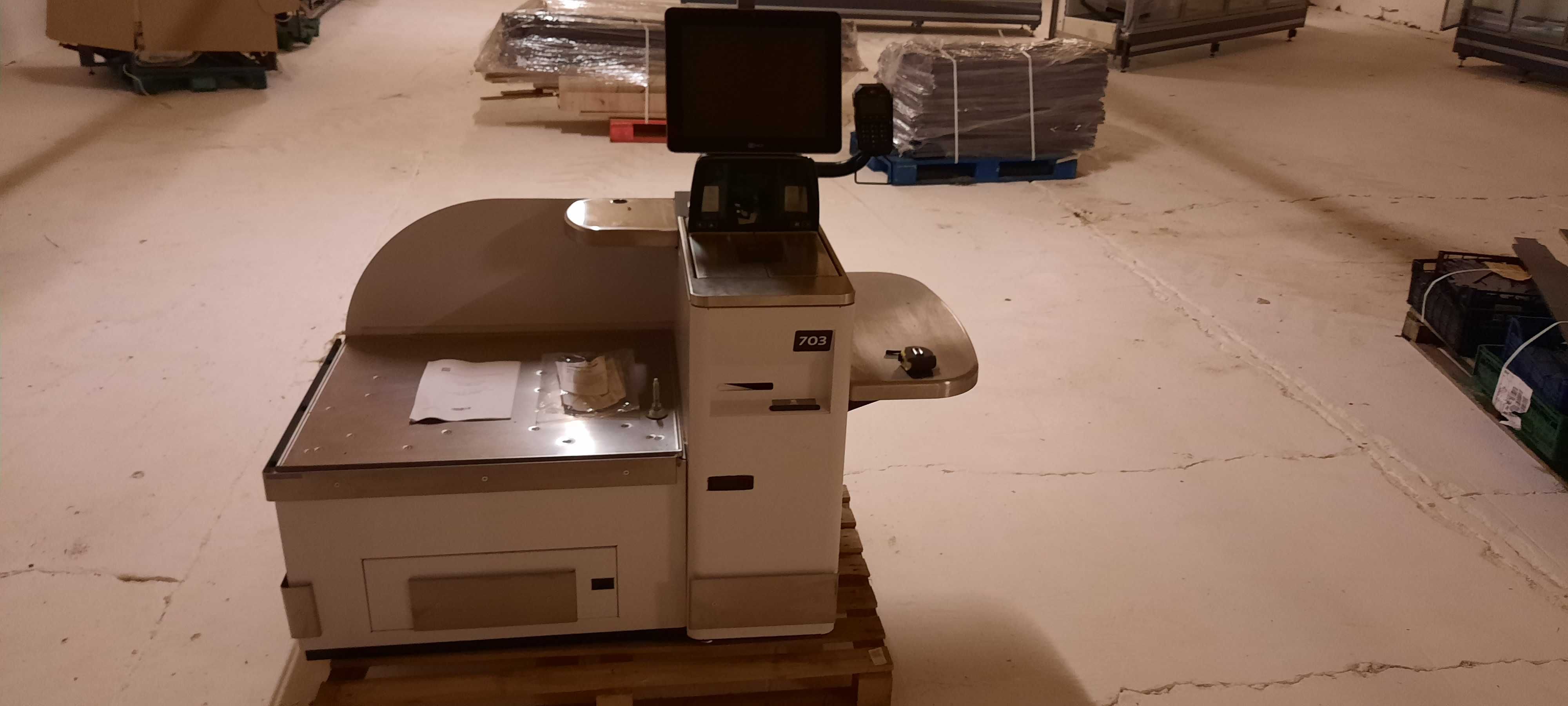 Boks kasowy samoobsługowy NCR 7357