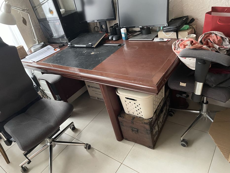 Продам стол руководителя из натуратьного дерева