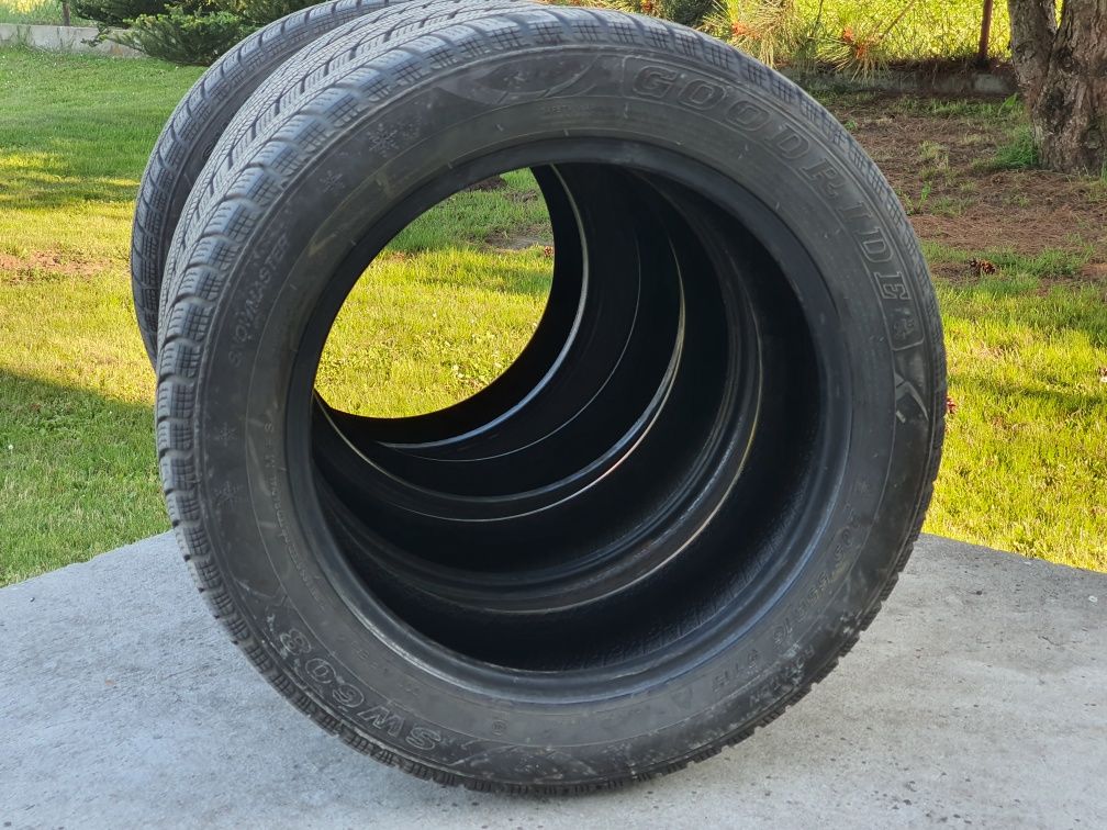 Komplet opon zimowych Goodride SW608 Snowmaster 205/55 R16