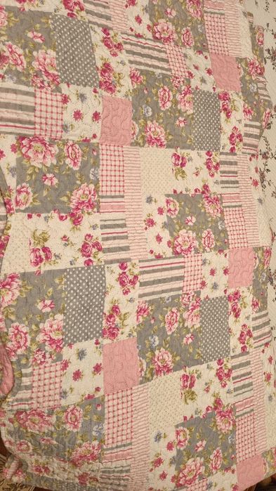 Colcha Cama Casal com Padrão Floral