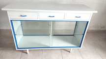 Vitrines com 3 gavetas e 2 prateleiras
